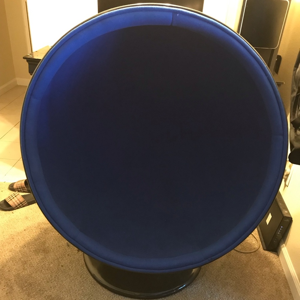 Globe chair